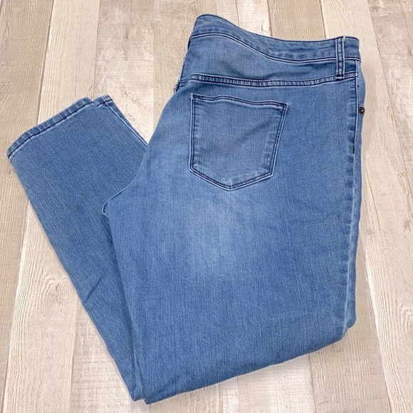 Universal Thread mid rise jegging size 18/34 - Picture 2 of 8